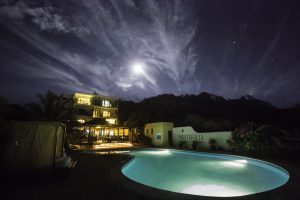 3 Hotel